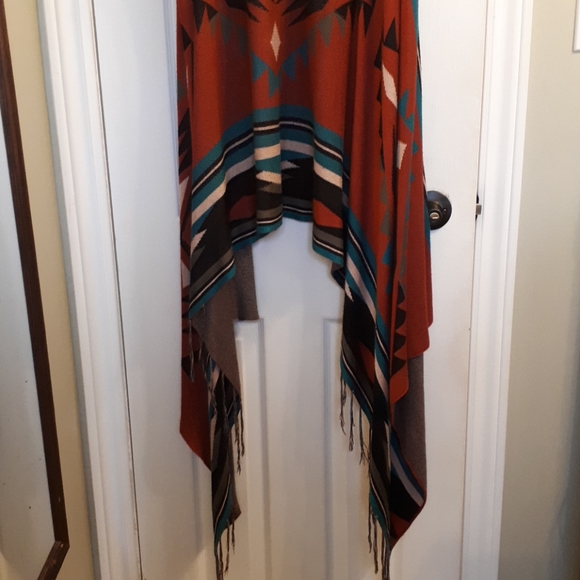Gorgeous Boho Tribal Flowy Vest - Picture 5 of 7